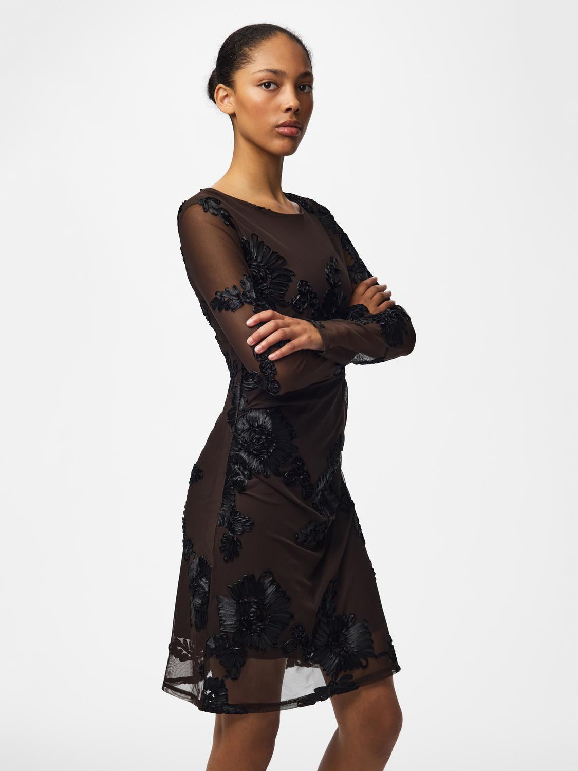 model_shot-front